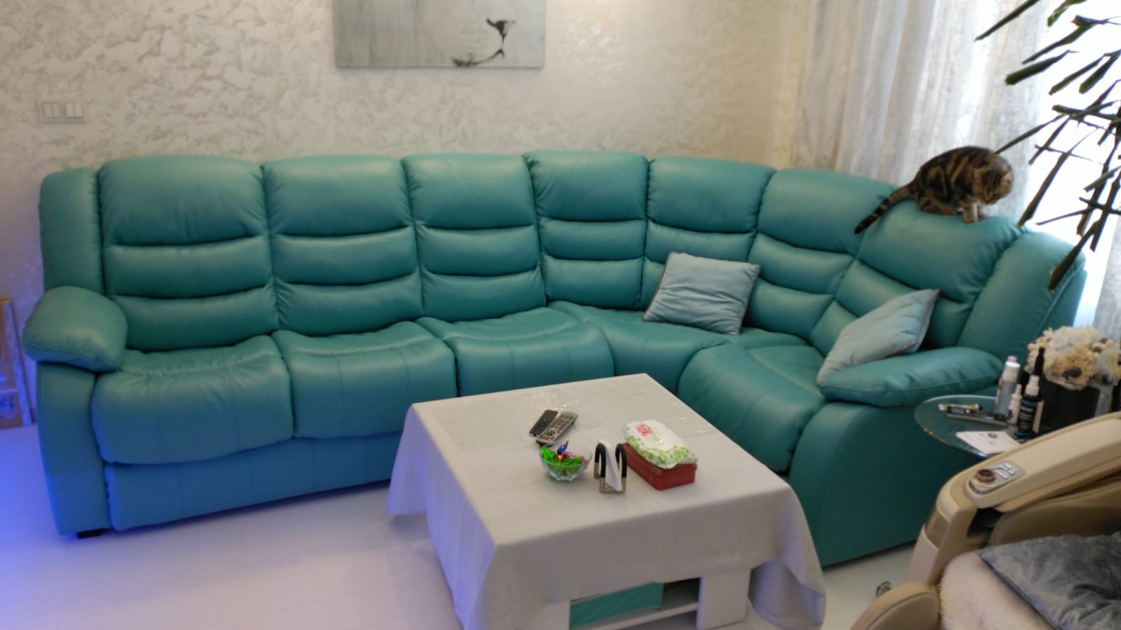 Перетяжка дивана на дому. Каширская